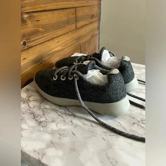 Allbirds wool Woman’s shoes side 8 color grey - Picture 2 of 7